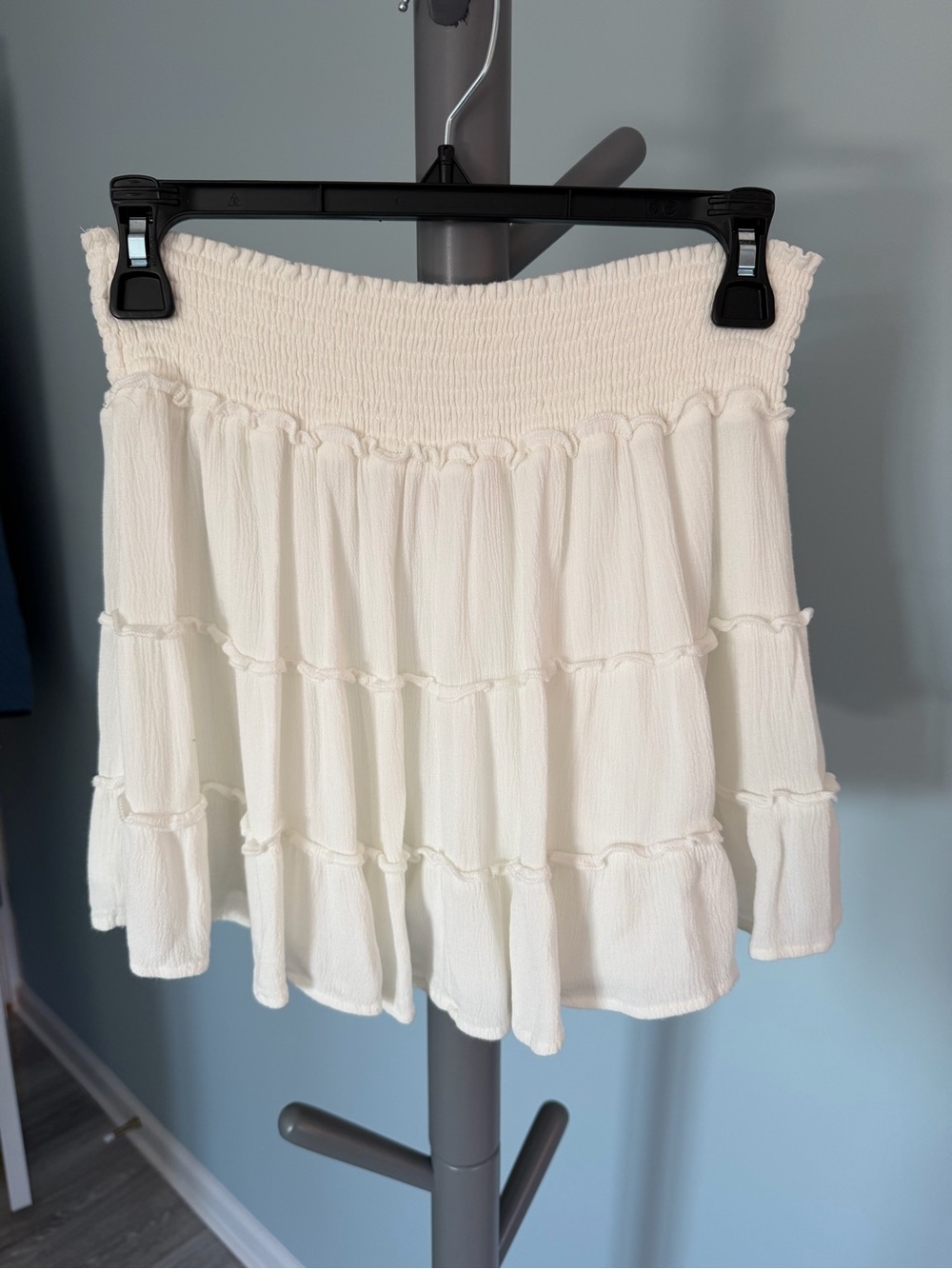 Pink lily off white skort large
